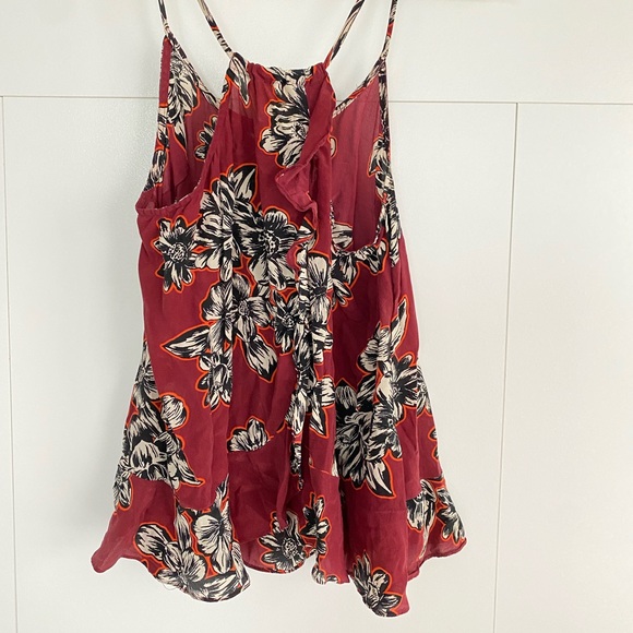 Flouncy ruffled floral blouse - Picture 2 of 3